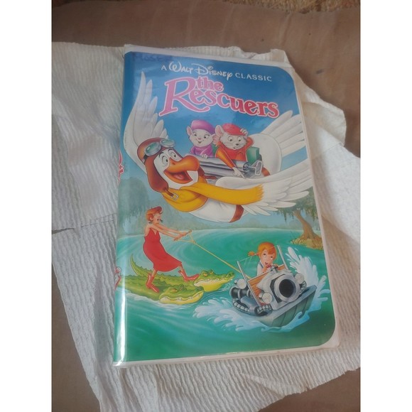 The Rescuers (VHS, 1992) Walt Disney Black Diamond Classics Clamshell case - Picture 1 of 3